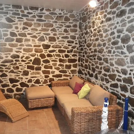 à La Ferme De La Rochelle Couette-café